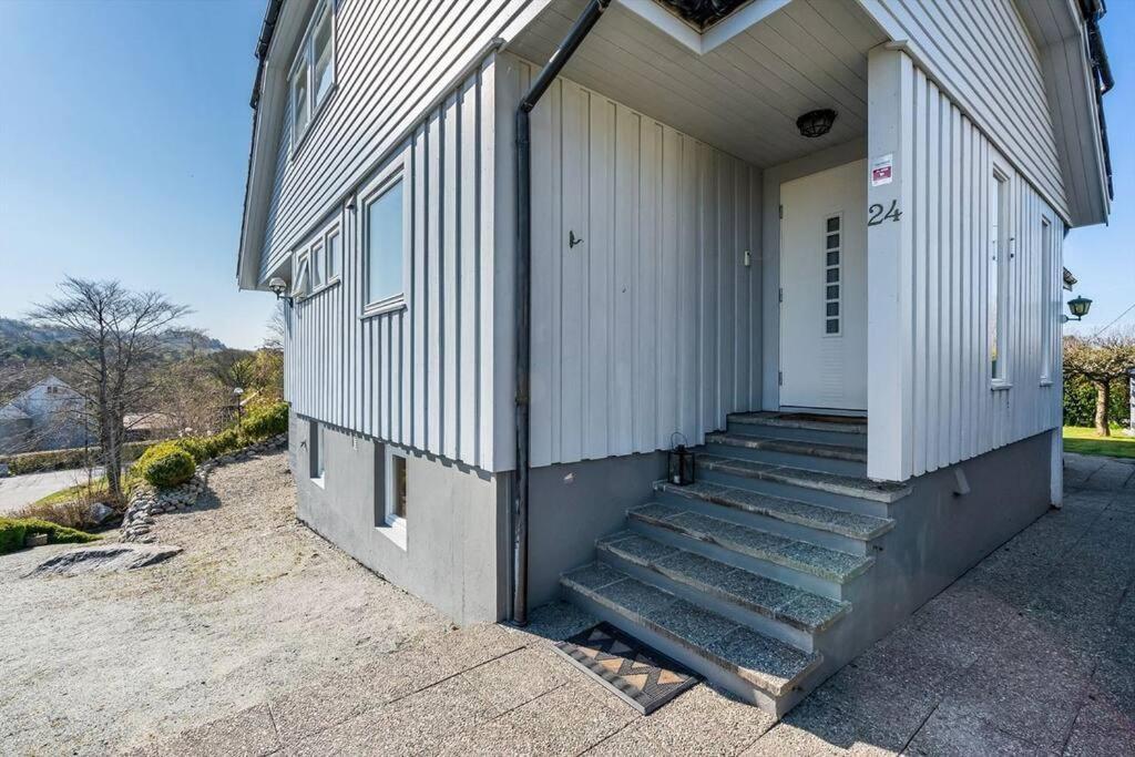 Large Home In Sola Tananger Exterior foto